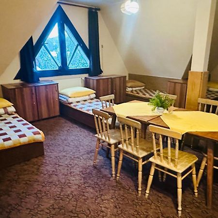 Miedzynarodowe Schronisko Mlodziezowe Ptsm Szarotka Hostel Zakopane Exterior foto