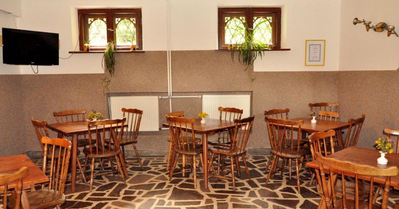 Miedzynarodowe Schronisko Mlodziezowe Ptsm Szarotka Hostel Zakopane Exterior foto