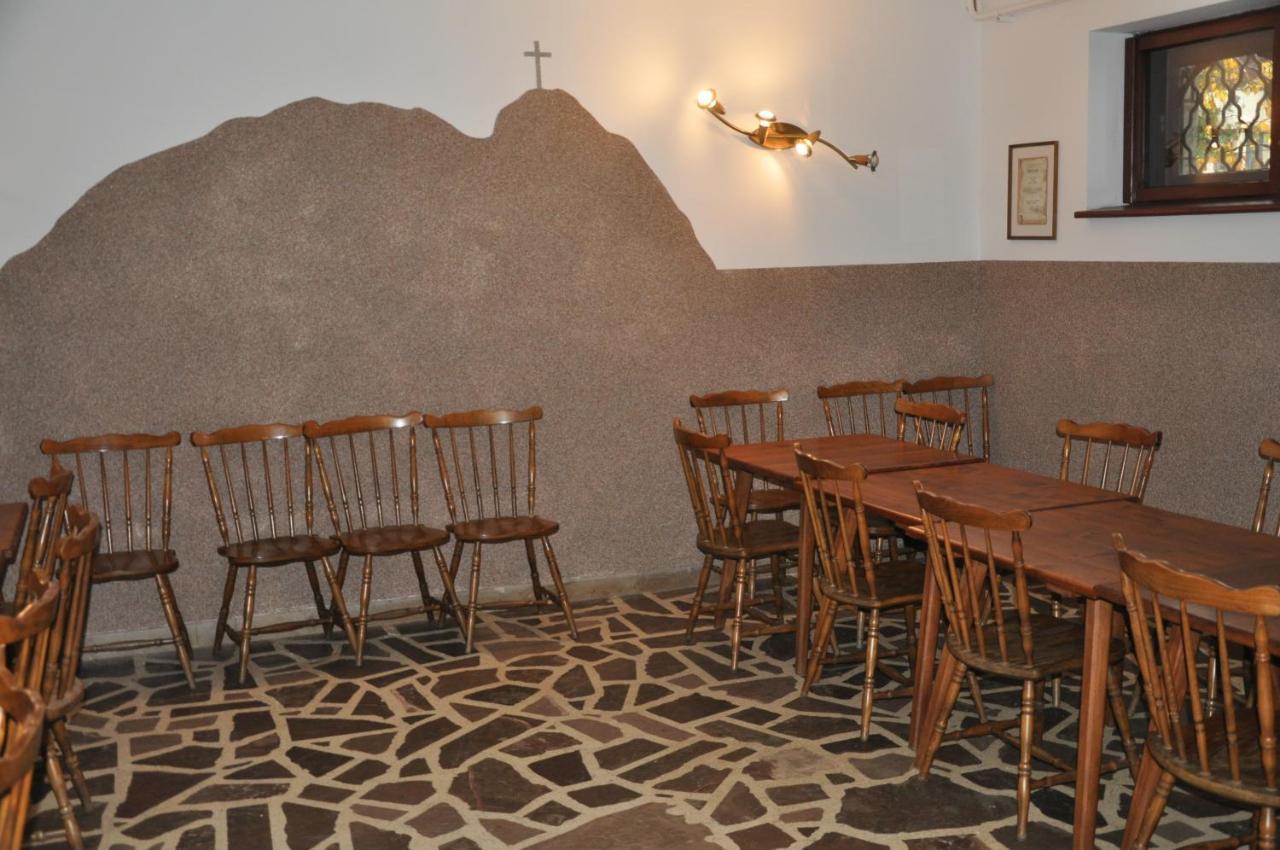 Miedzynarodowe Schronisko Mlodziezowe Ptsm Szarotka Hostel Zakopane Exterior foto