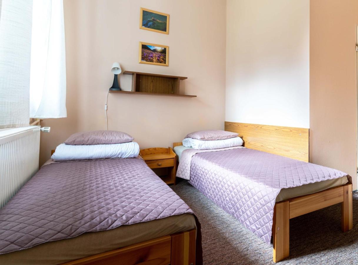 Miedzynarodowe Schronisko Mlodziezowe Ptsm Szarotka Hostel Zakopane Exterior foto