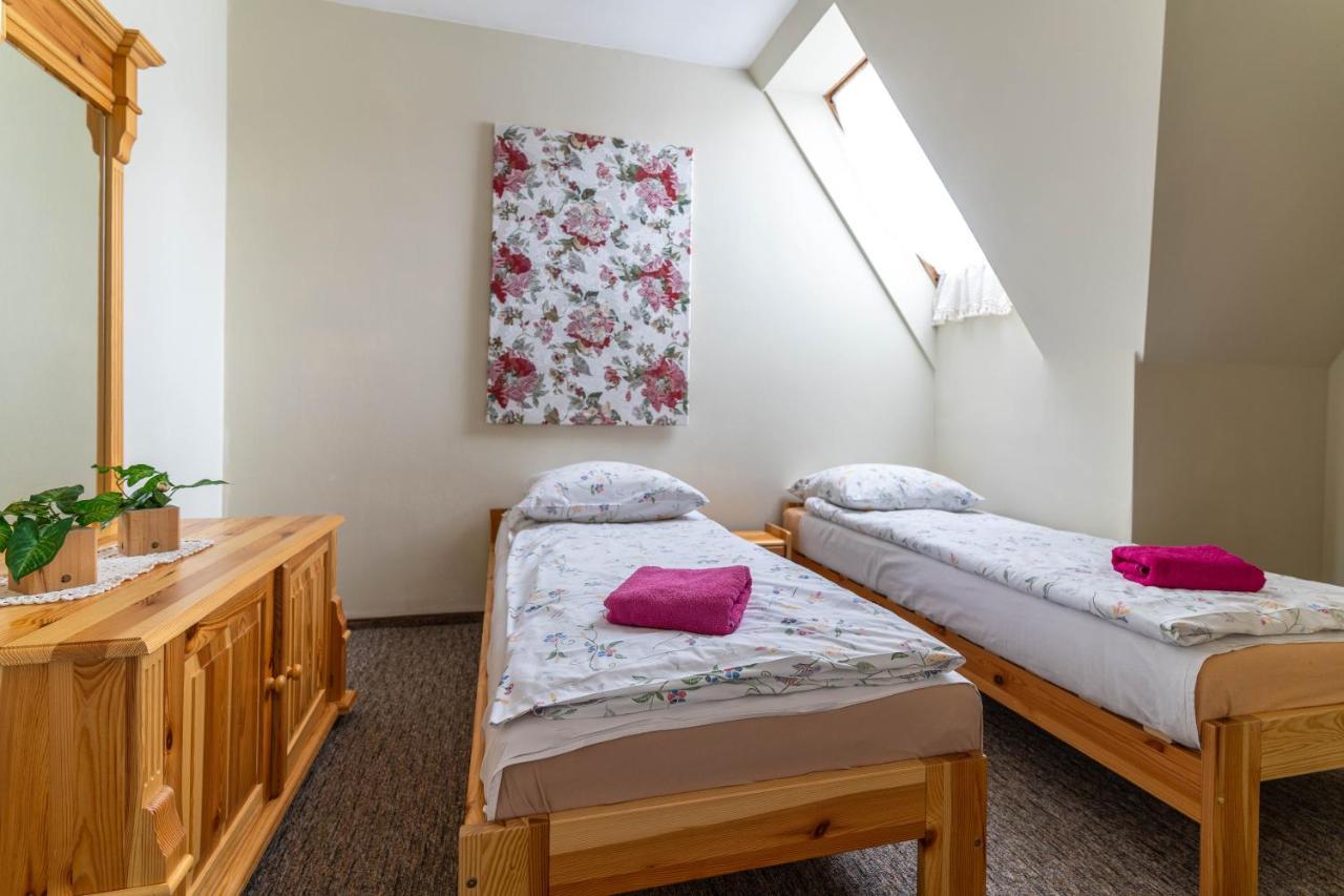 Miedzynarodowe Schronisko Mlodziezowe Ptsm Szarotka Hostel Zakopane Exterior foto