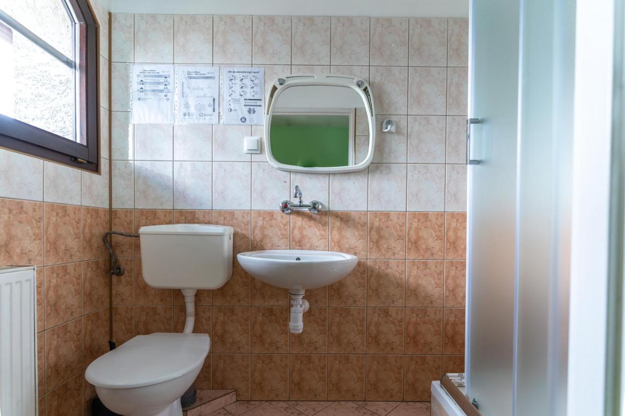Miedzynarodowe Schronisko Mlodziezowe Ptsm Szarotka Hostel Zakopane Exterior foto