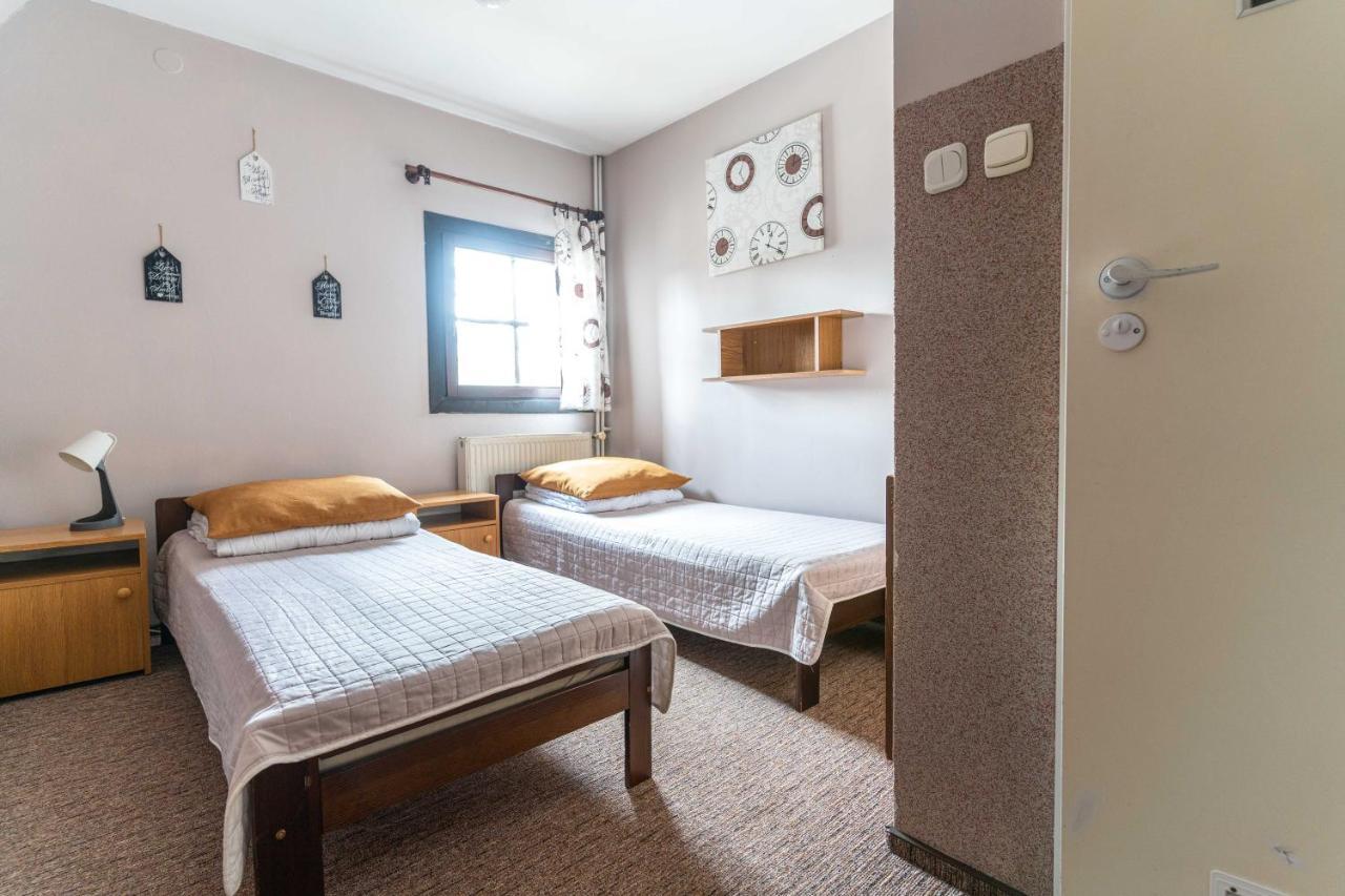 Miedzynarodowe Schronisko Mlodziezowe Ptsm Szarotka Hostel Zakopane Exterior foto