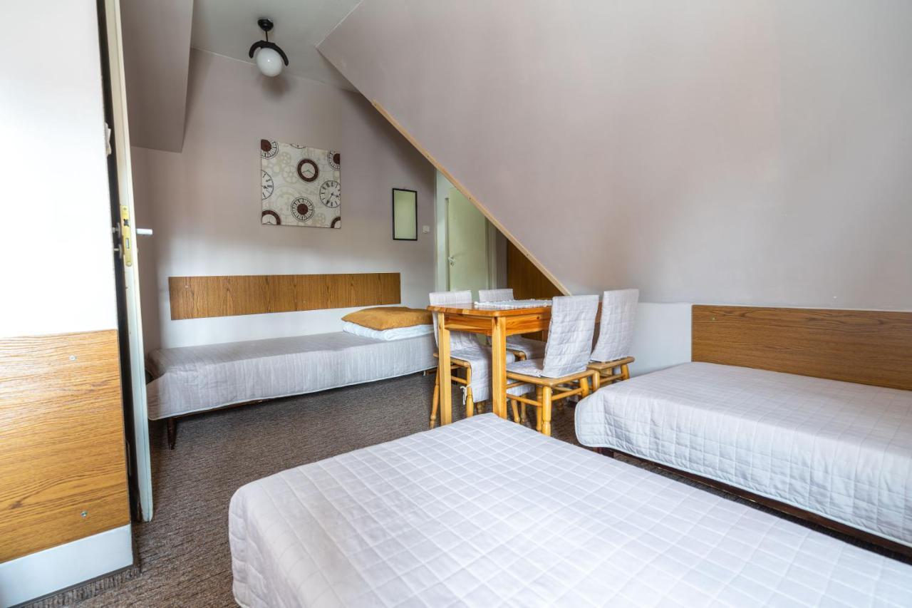 Miedzynarodowe Schronisko Mlodziezowe Ptsm Szarotka Hostel Zakopane Exterior foto