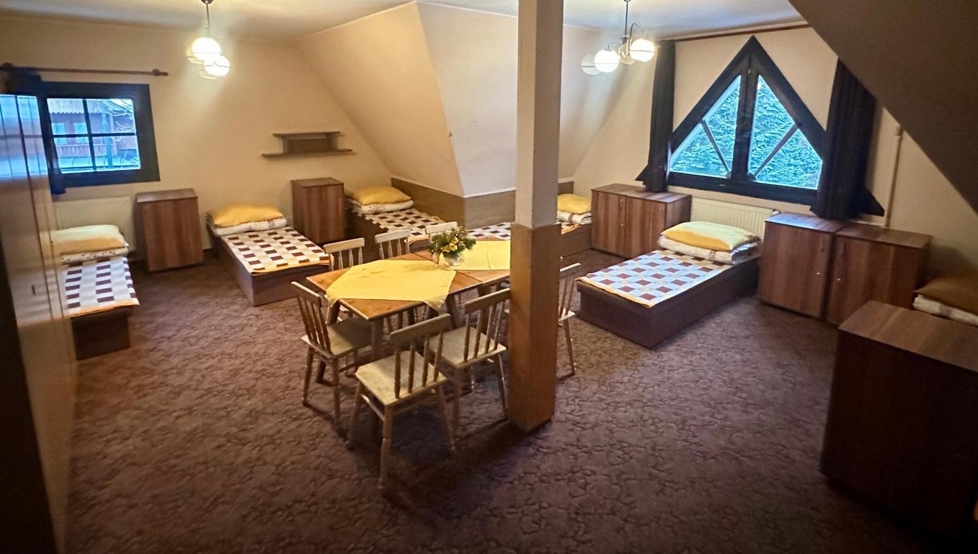 Miedzynarodowe Schronisko Mlodziezowe Ptsm Szarotka Hostel Zakopane Exterior foto