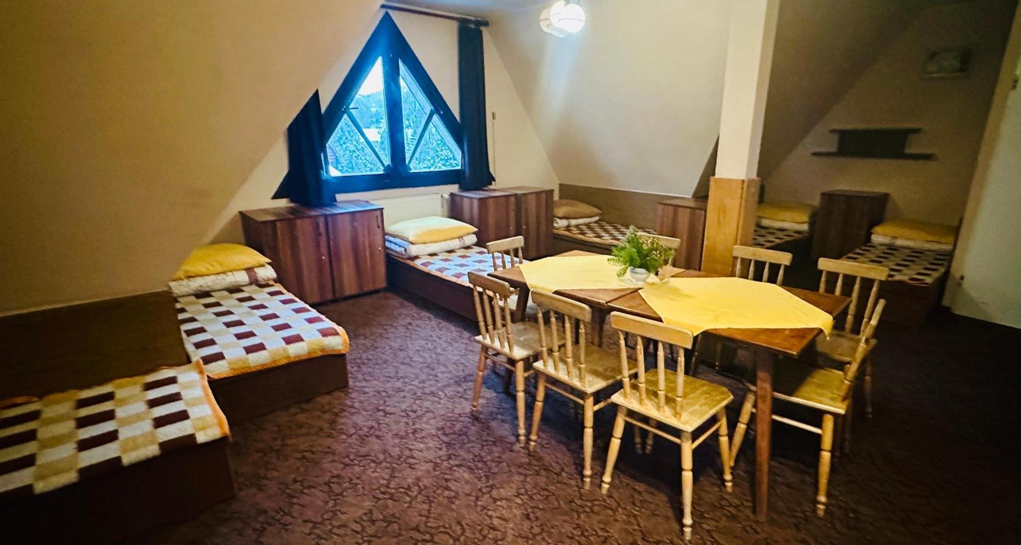 Miedzynarodowe Schronisko Mlodziezowe Ptsm Szarotka Hostel Zakopane Exterior foto